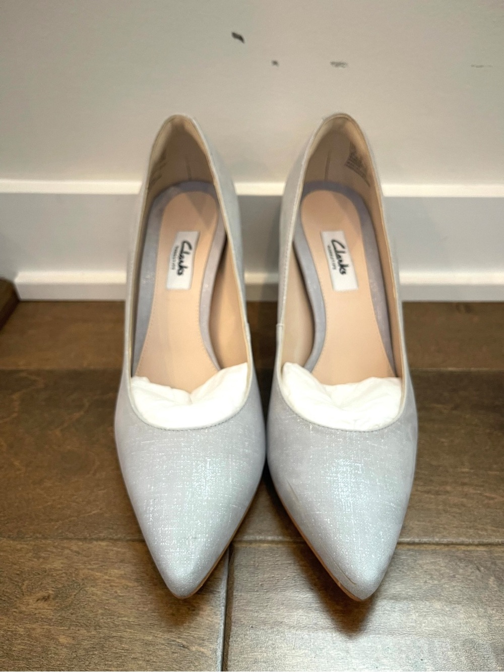 NIB Clark’s Dinah Keer Elegant Silver Pointed-Toe Pumps